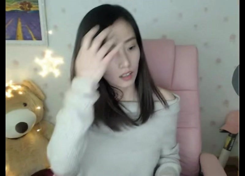 Gái dâm show vú tự sướng trên livestream cực đã